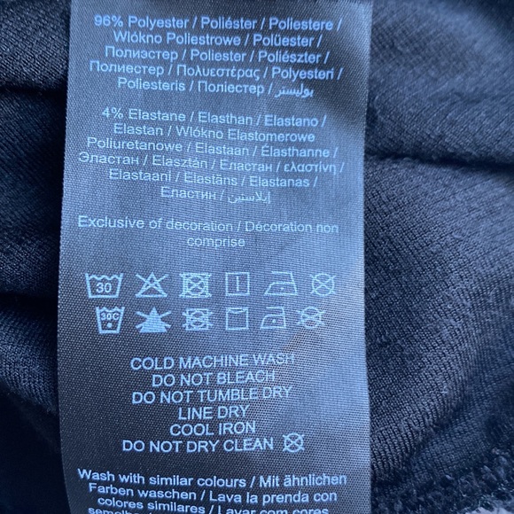 Vera Moda high neck crop top in black ribbed stretchy velvet material. Size S 🖤 - Picture 8 of 12